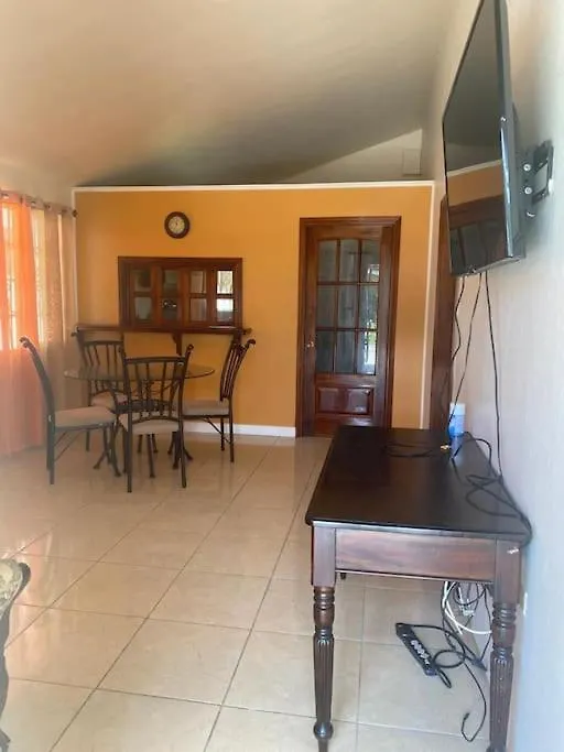 Jennelia'S Place Montego Bay Jamaica